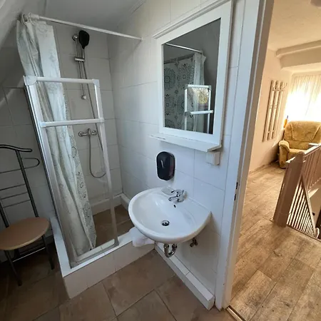 Garis Affittacamere *